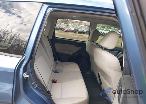 2016 Subaru Forester 2.5I Premium z USA, uszkodzony, nr VIN JF2SJAFC2GH543568